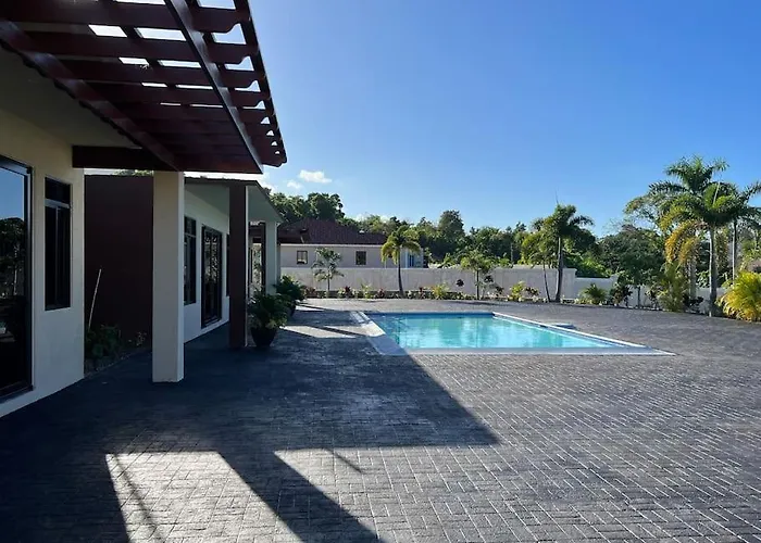 Bright Cove Luxury Villa 1
