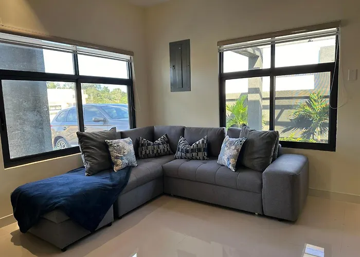 2 Bed Bungalow En-Suite, With Pool & Gym